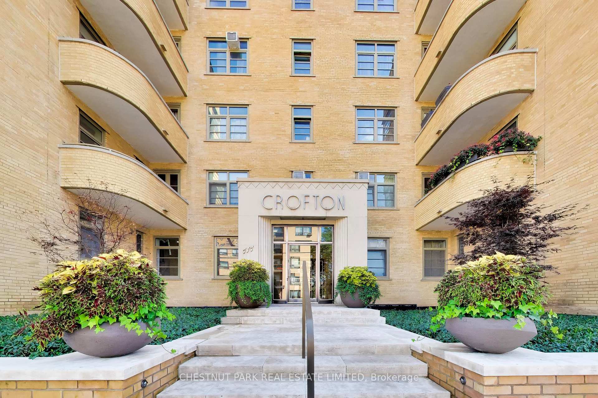 717 Eglinton Avenue W 103, Toronto, ON M5N 1C9